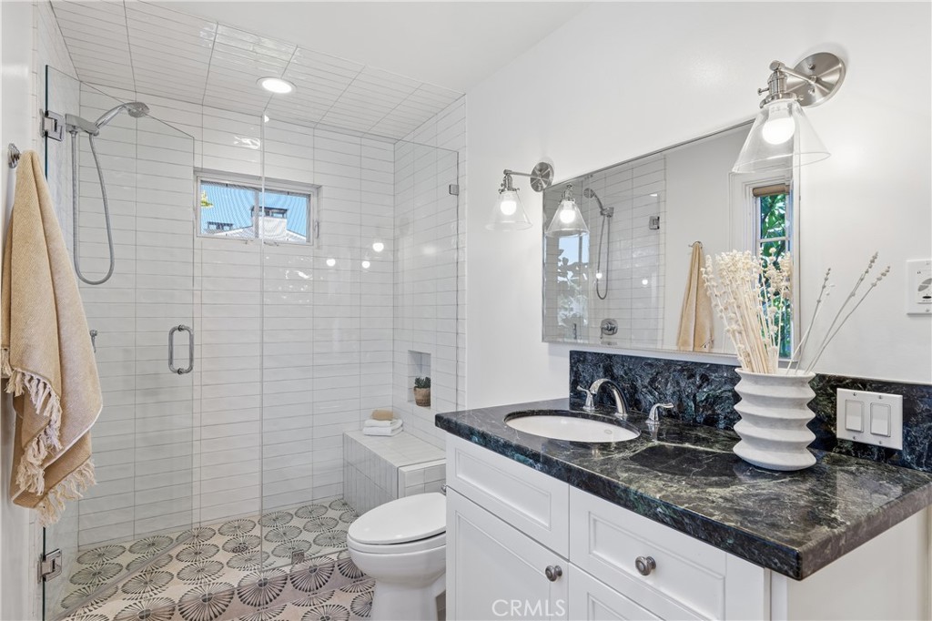 1701 E Balboa Boulevard