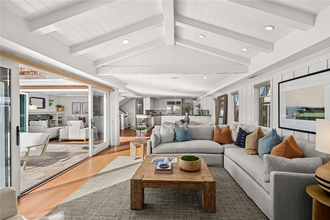 1701 E Balboa Boulevard