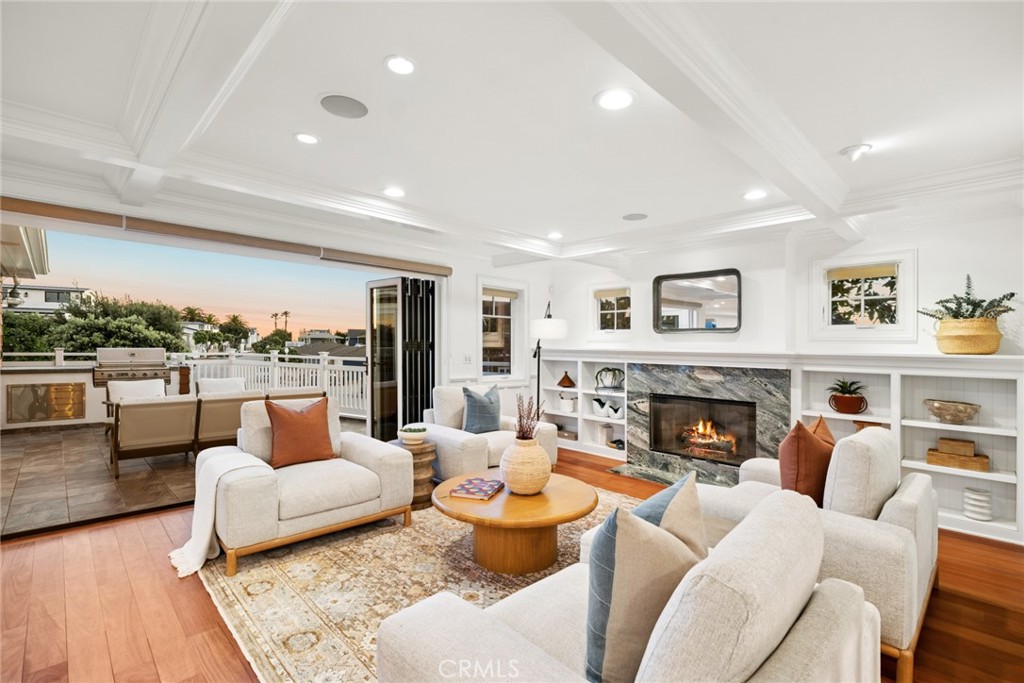1701 E Balboa Boulevard