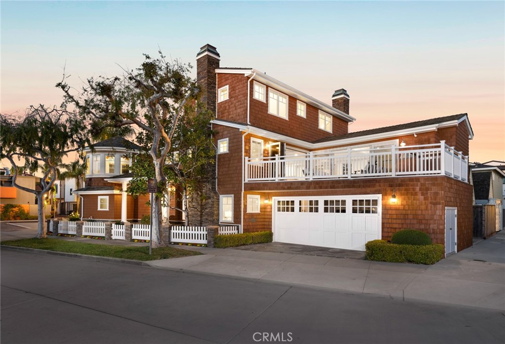 1701 E Balboa Boulevard