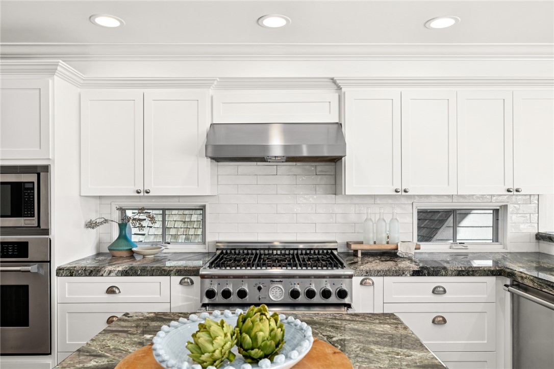 1701 E Balboa Boulevard