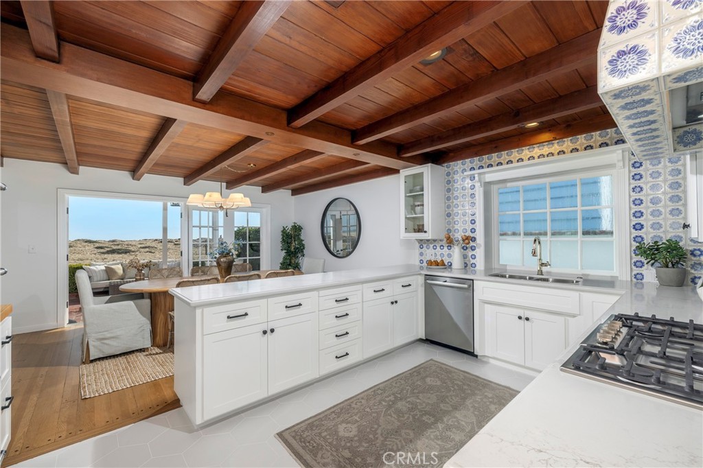1516 E Ocean Front
