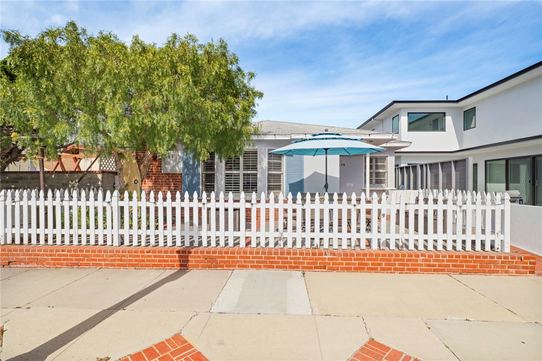 1574 E Ocean