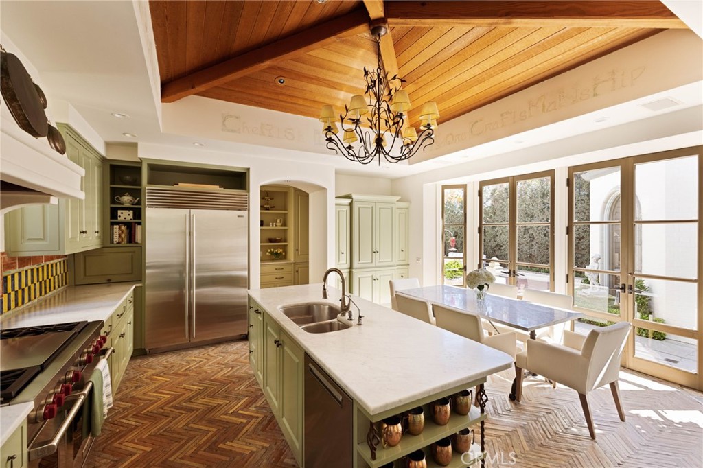 2116 E Balboa Boulevard