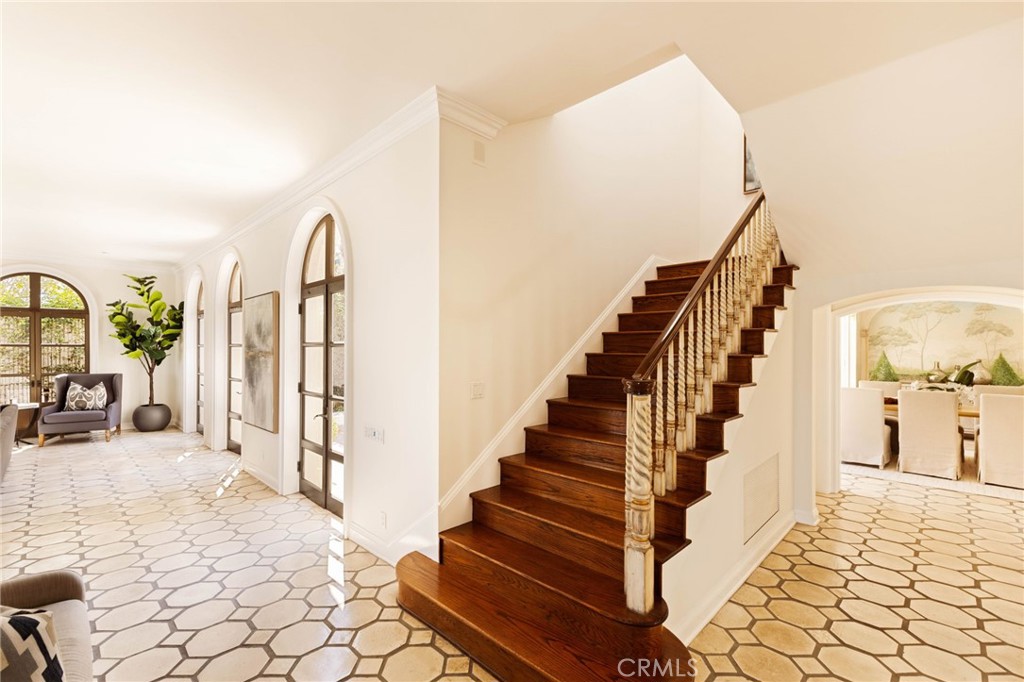 2116 E Balboa Boulevard