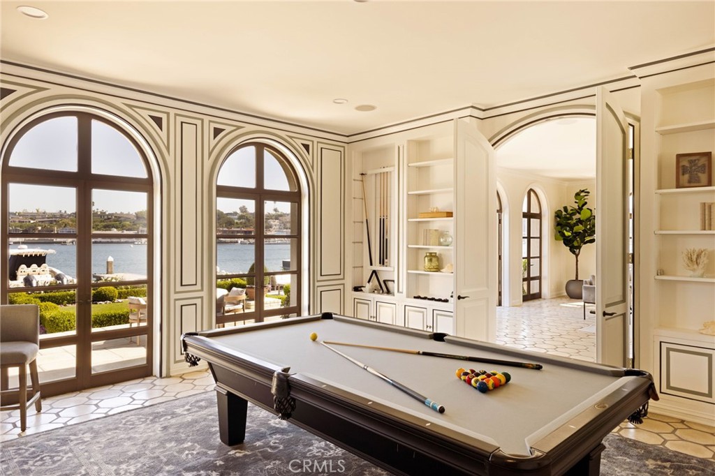 2116 E Balboa Boulevard