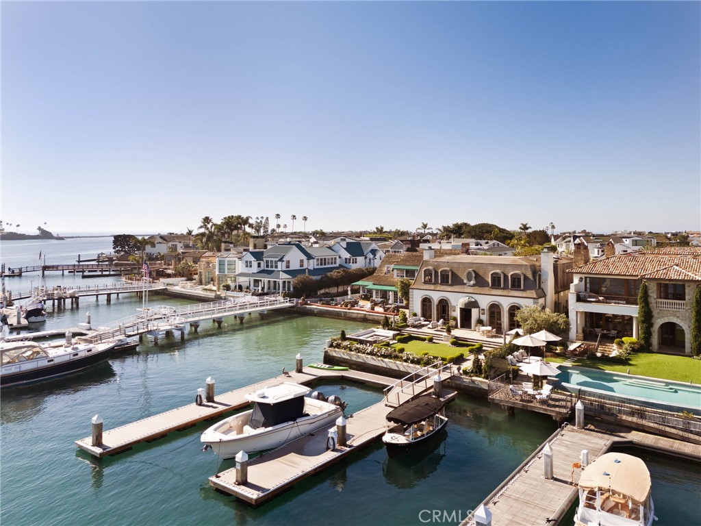 2116 E Balboa Boulevard