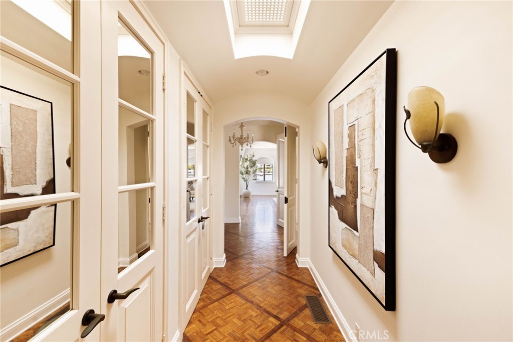 2116 E Balboa Boulevard