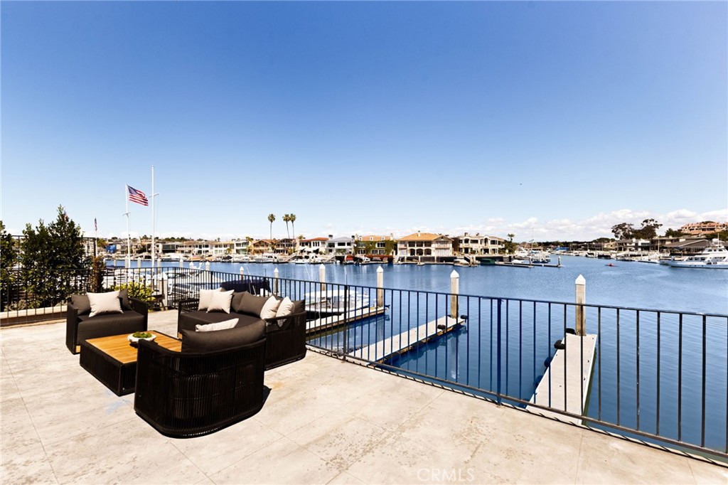 12 Harbor Island