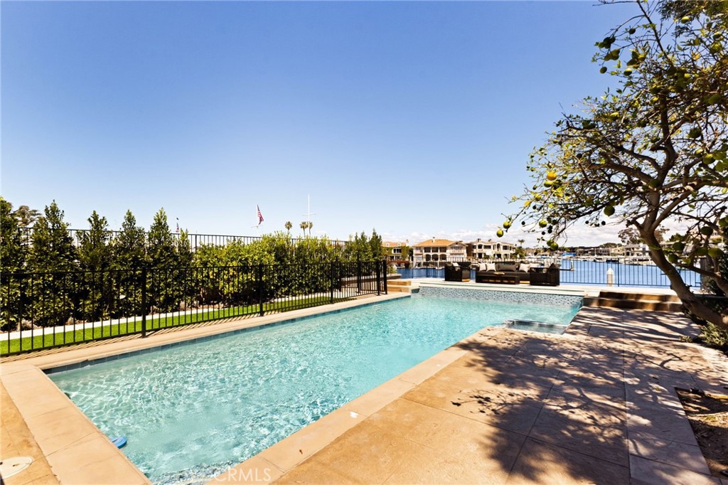12 Harbor Island