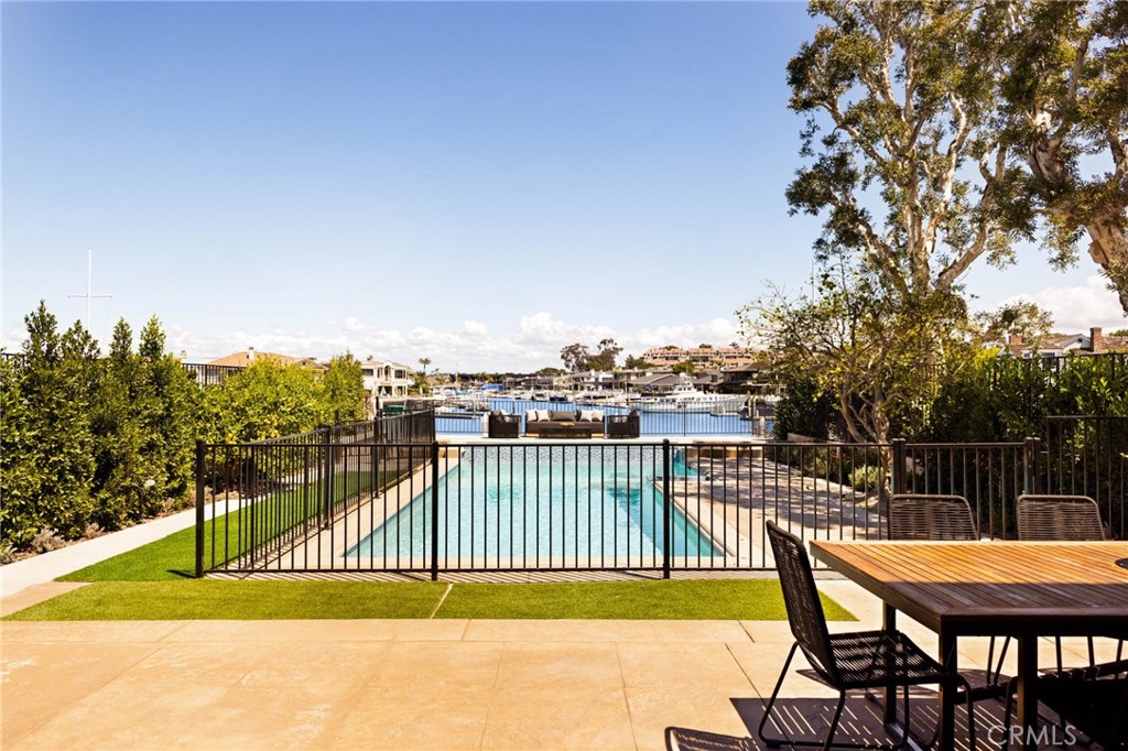 12 Harbor Island