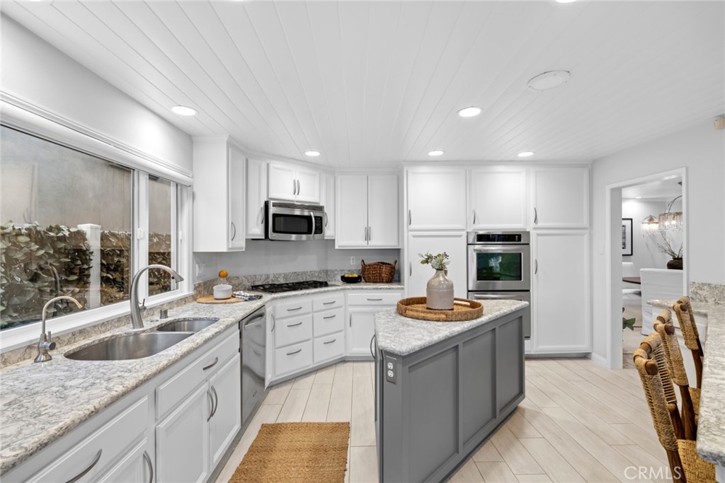 2117 Miramar Drive