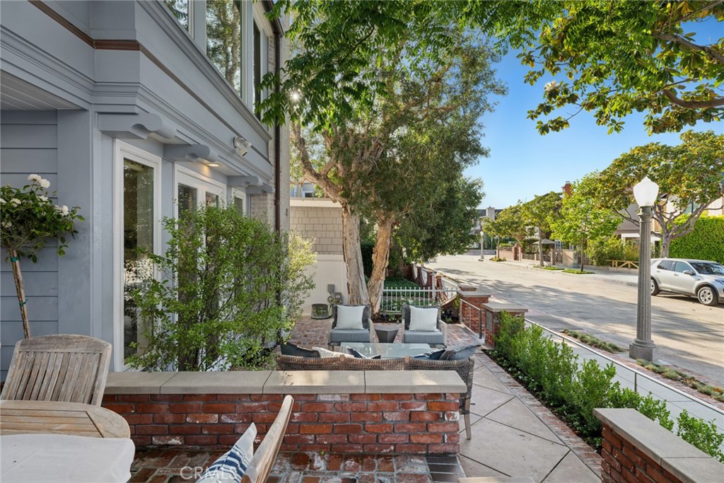 2117 Miramar Drive