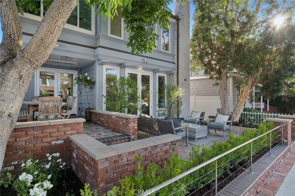 2117 Miramar Drive