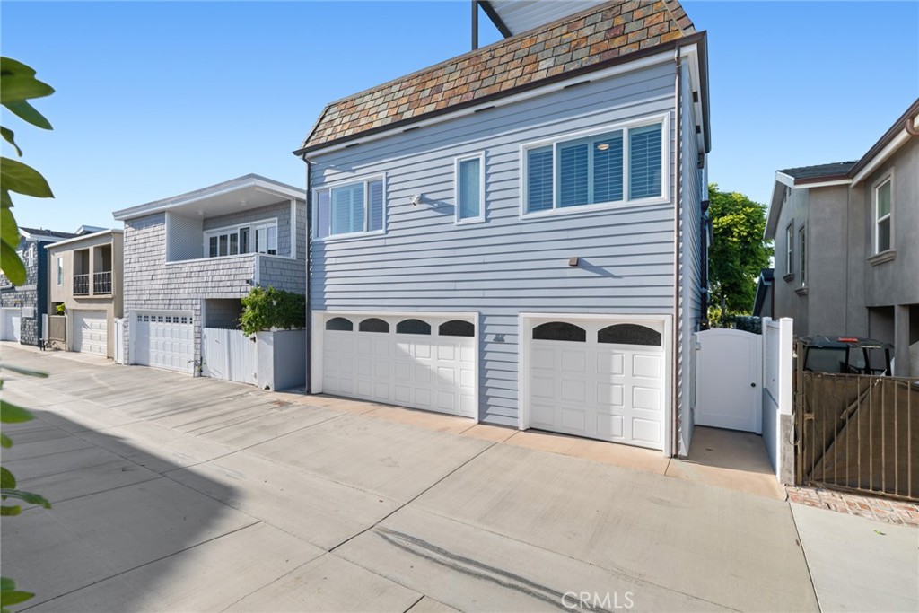 2117 Miramar Drive