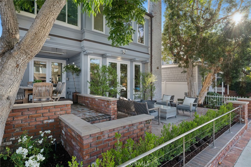 2117 Miramar Drive