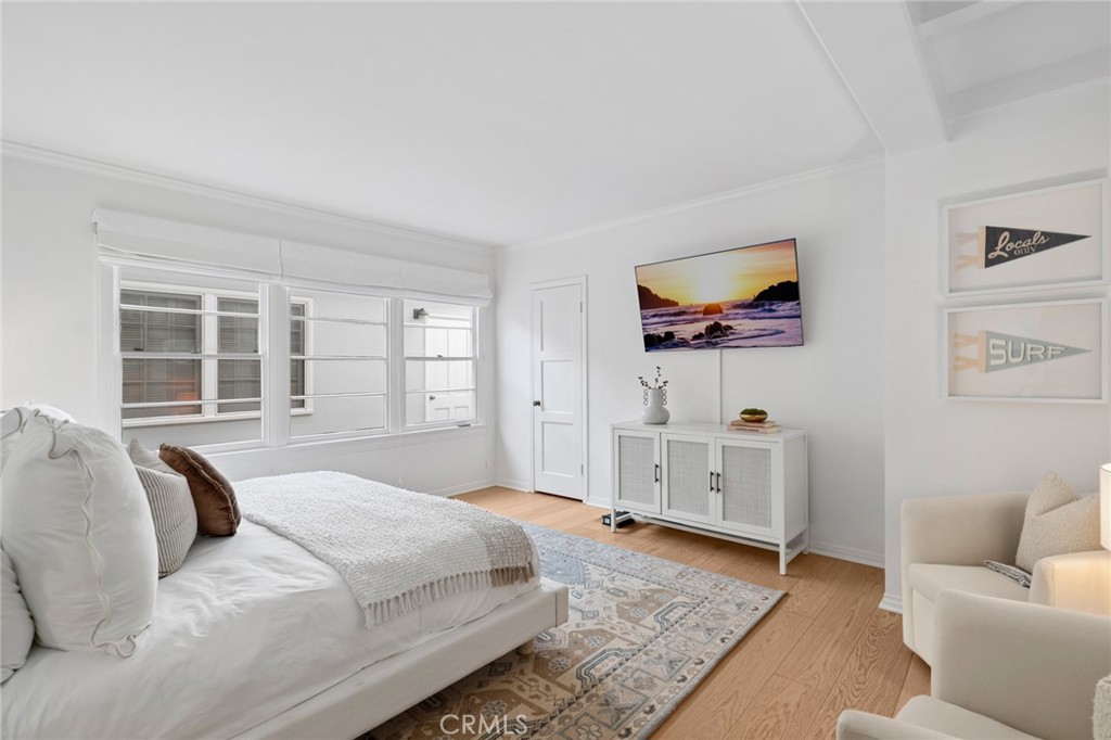 1411 E Bay