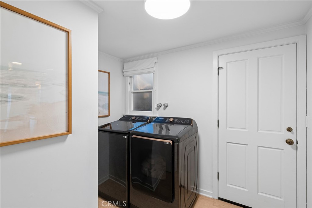 1411 E Bay