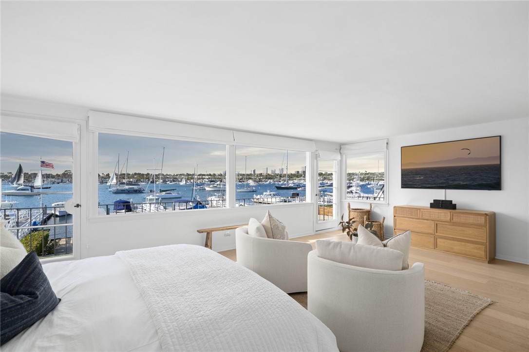 1411 E Bay
