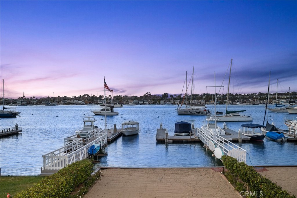 1411 E Bay