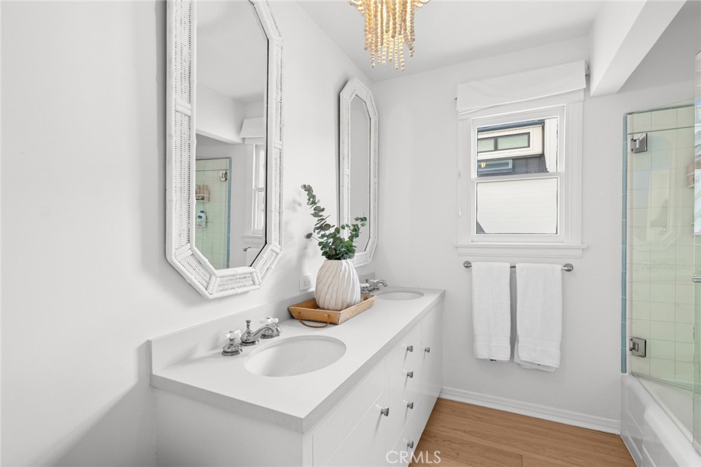 1411 E Bay