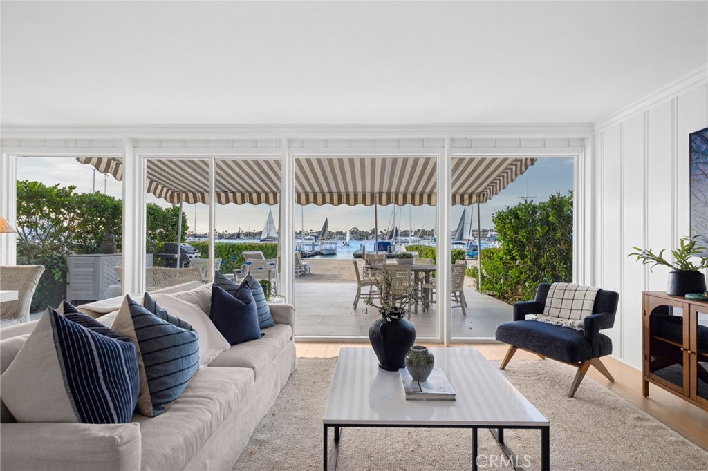 1411 E Bay
