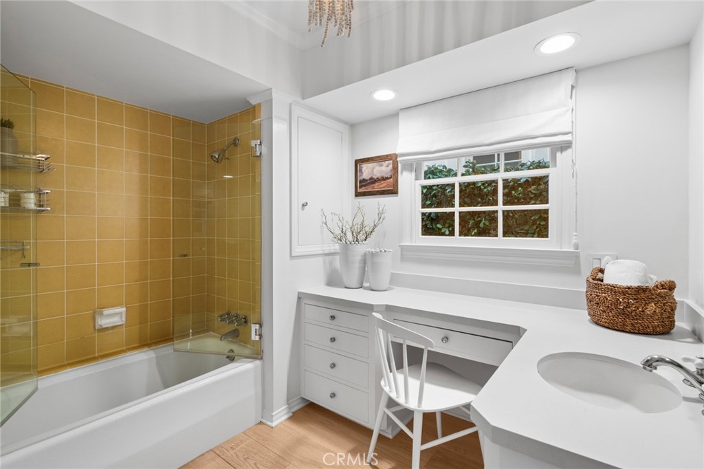 1411 E Bay