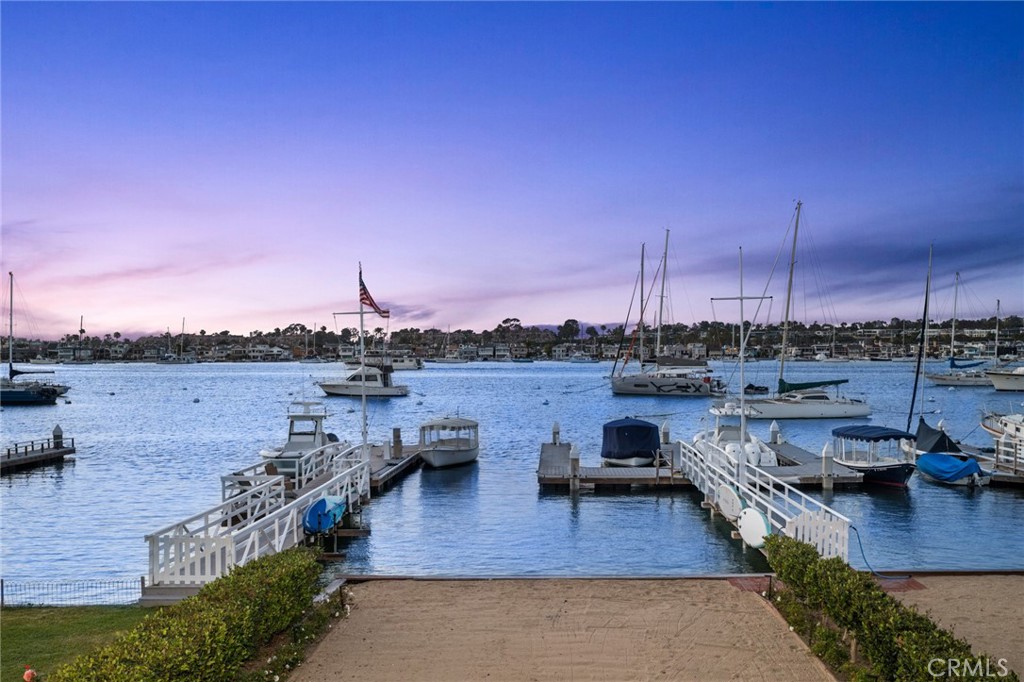 1411 E Bay