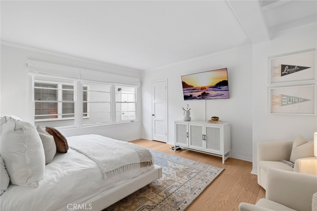 1411 E Bay