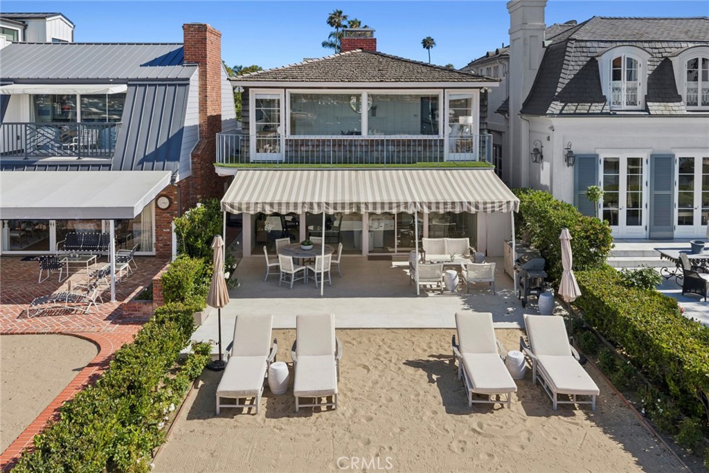 1411 E Bay