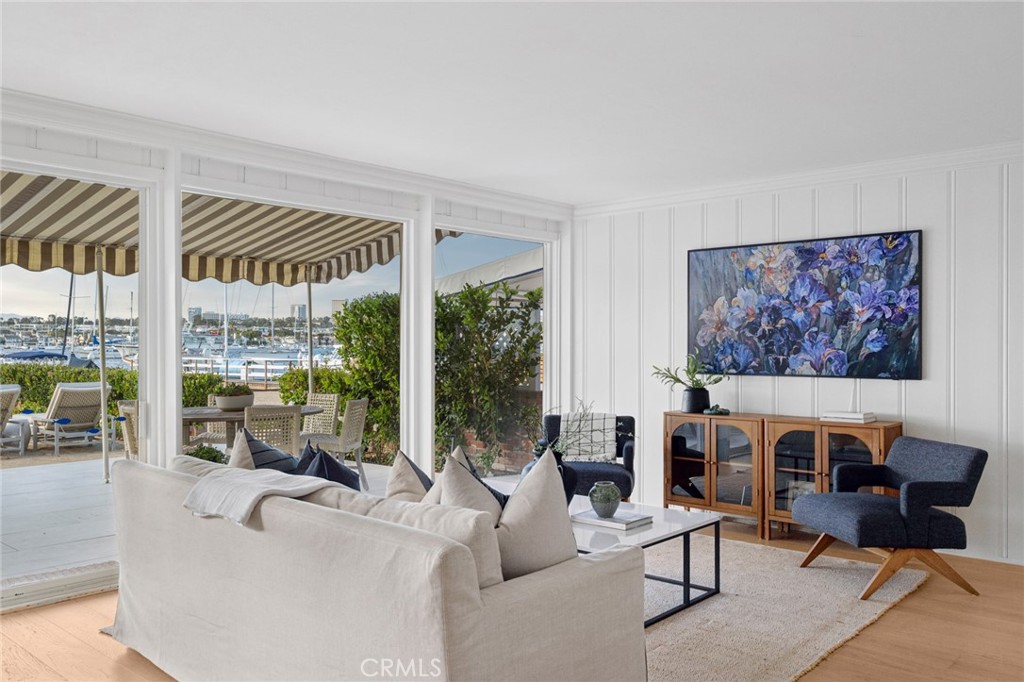 1411 E Bay