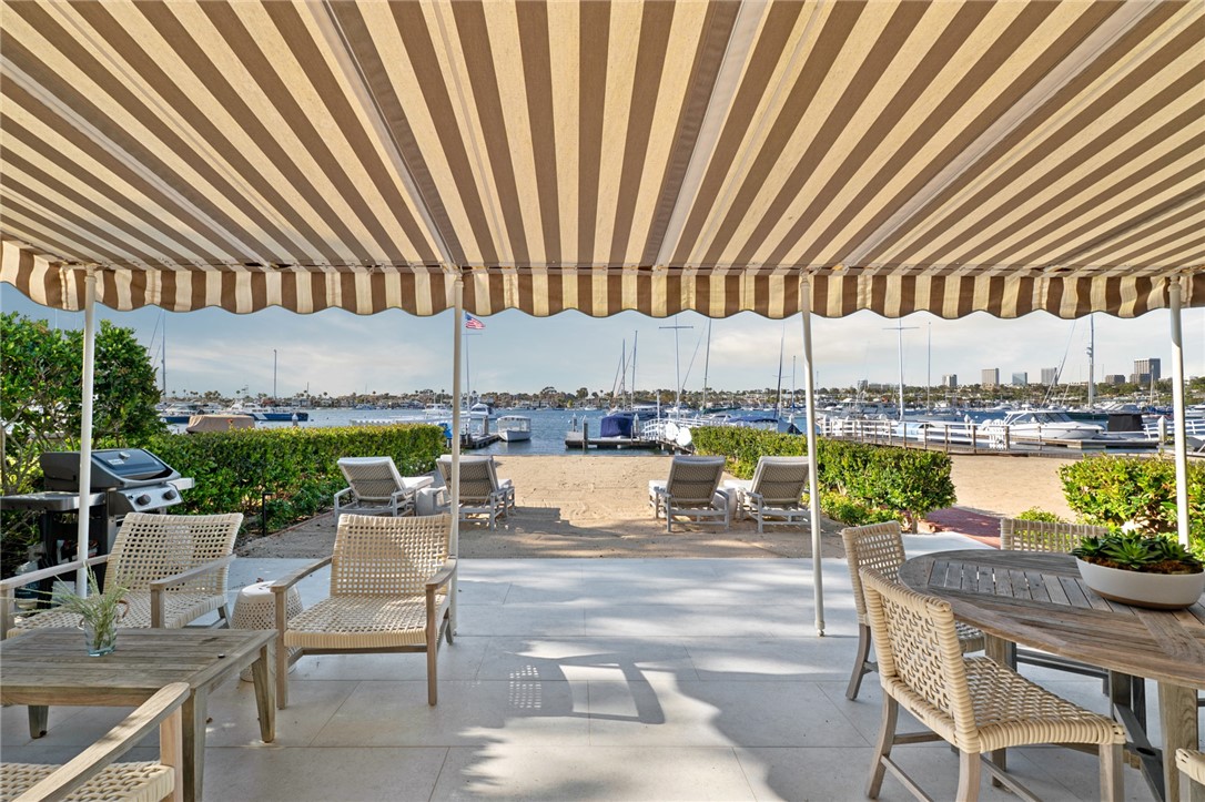 1411 E Bay