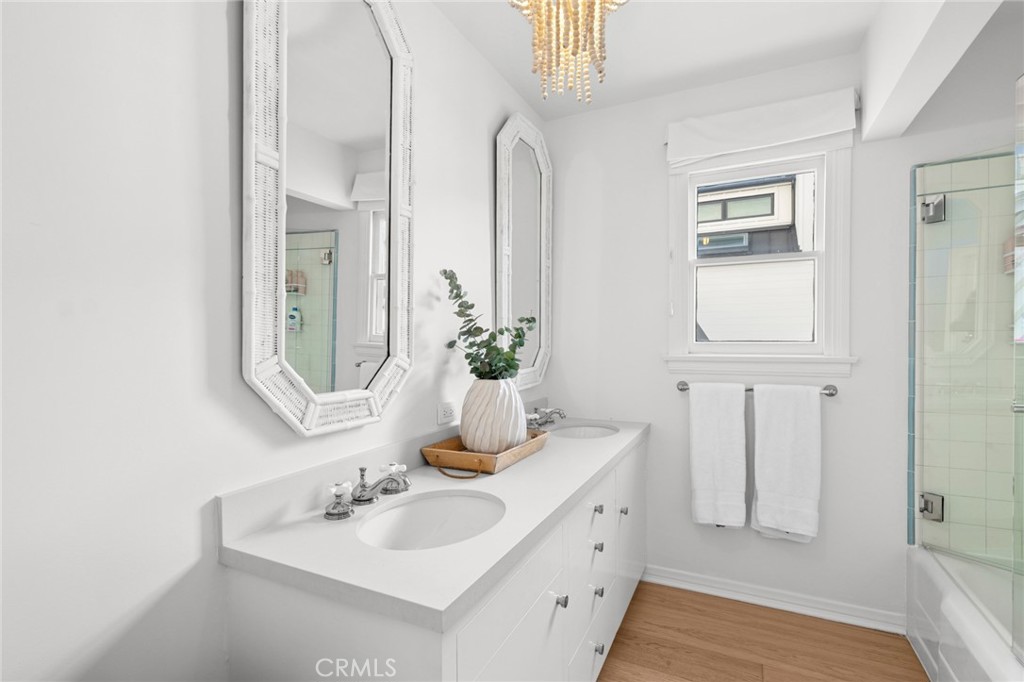 1411 E Bay