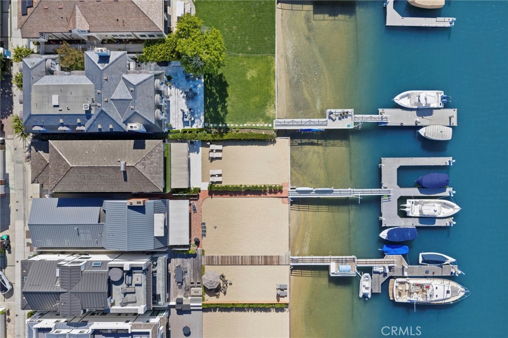 1411 E Bay