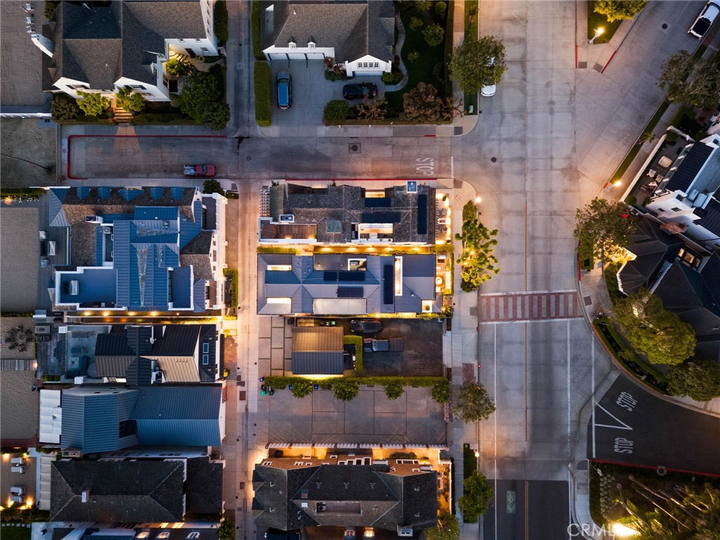 1416 E Balboa Boulevard