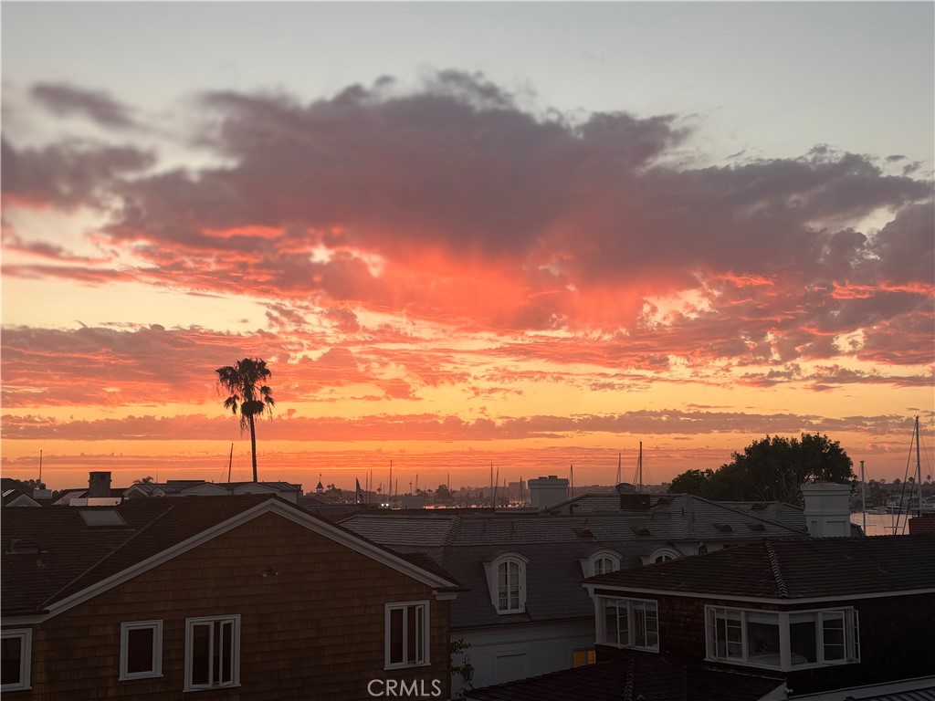 1416 E Balboa Boulevard