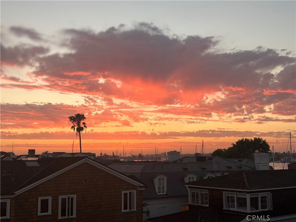 1416 E Balboa Boulevard