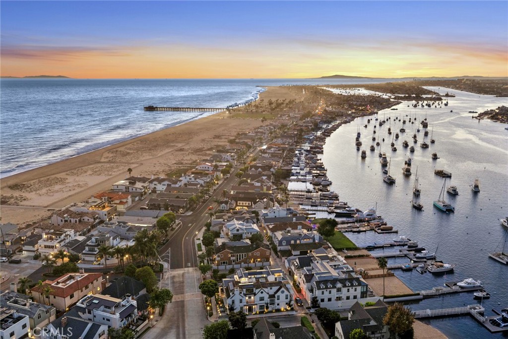 1416 E Balboa Boulevard