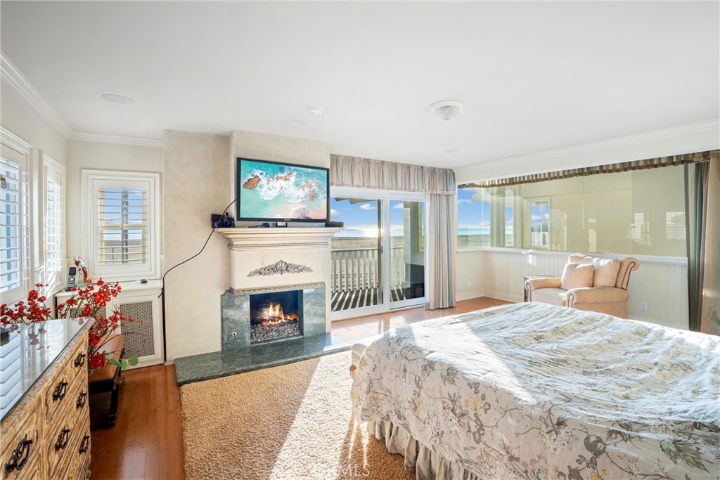 1008 W Oceanfront