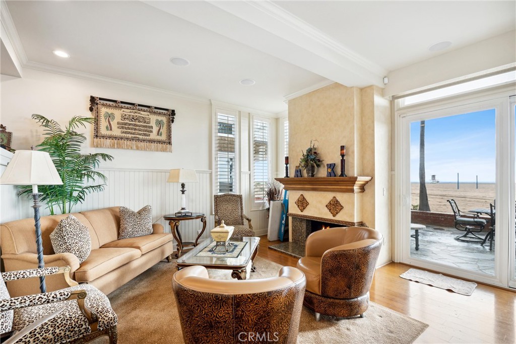 1008 W Oceanfront