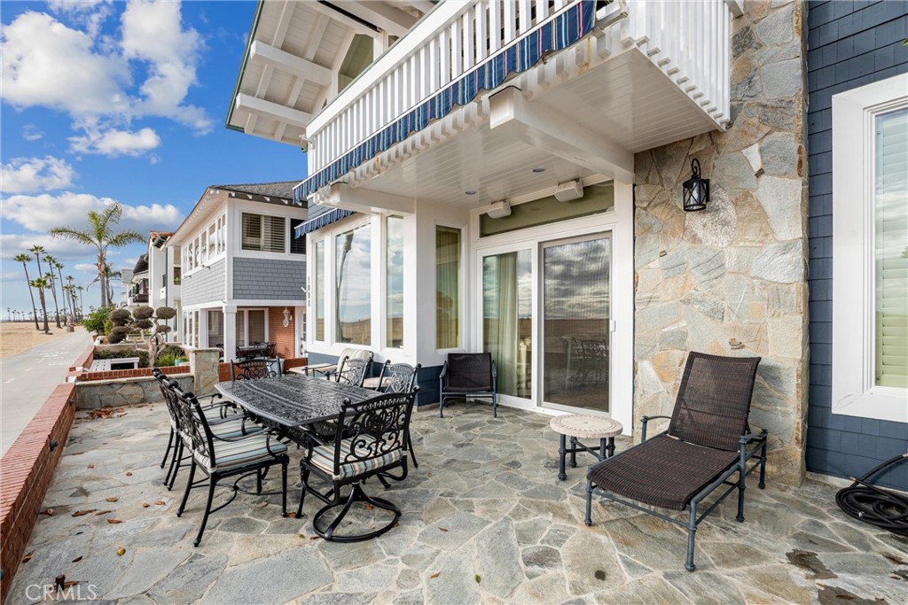 1008 W Oceanfront