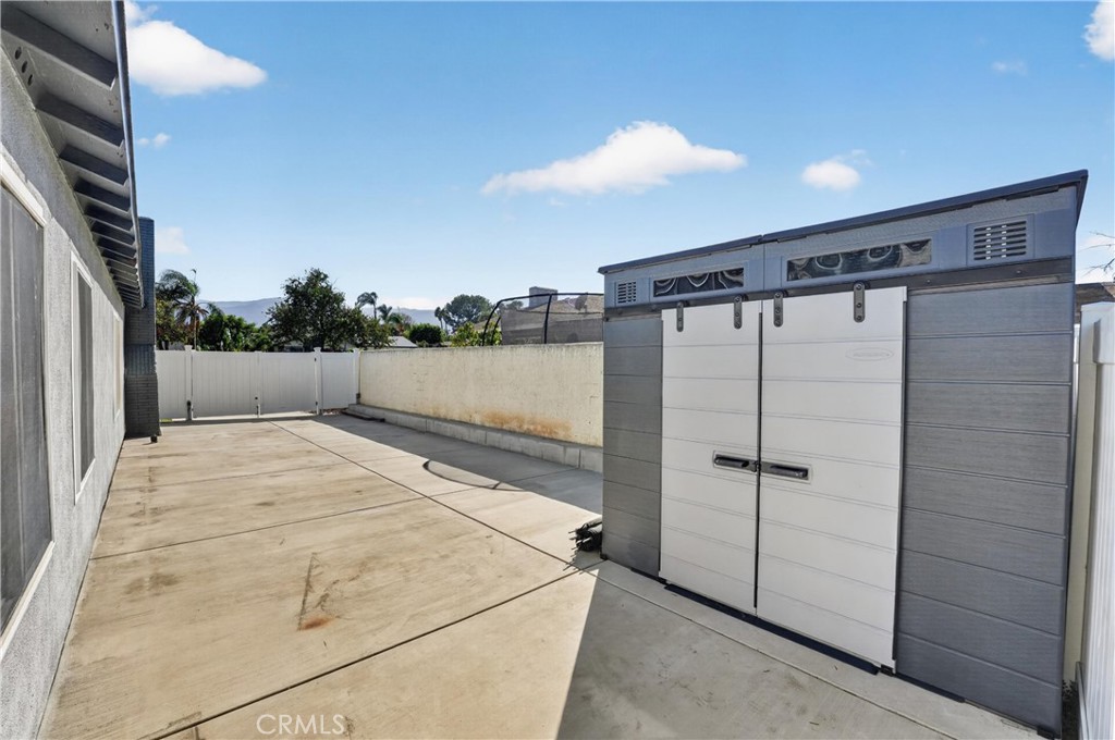843 W Francis