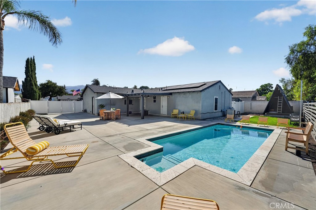 843 W Francis