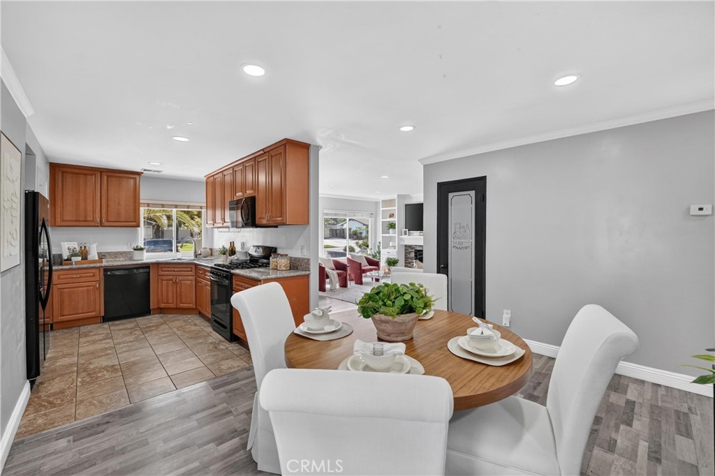 843 W Francis