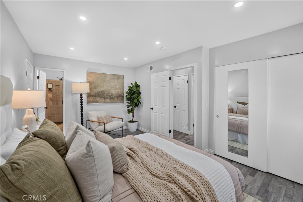 843 W Francis