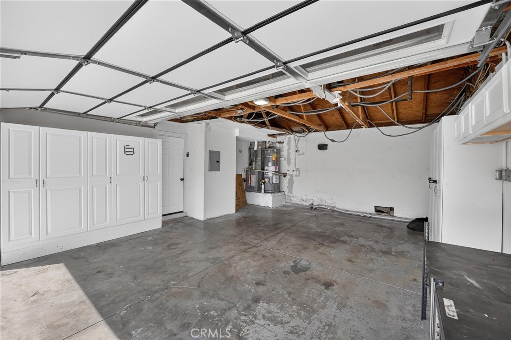 843 W Francis
