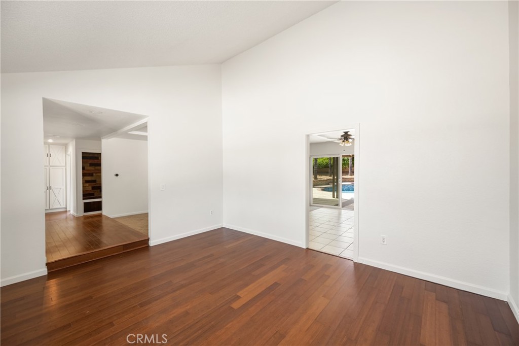 16481 Valle Vista Way
