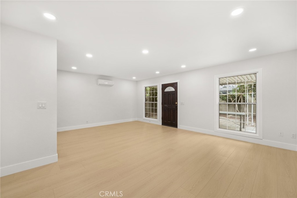 2529 W Glenhaven Avenue