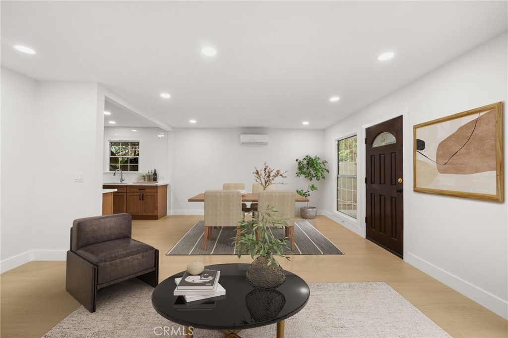 2529 W Glenhaven Avenue