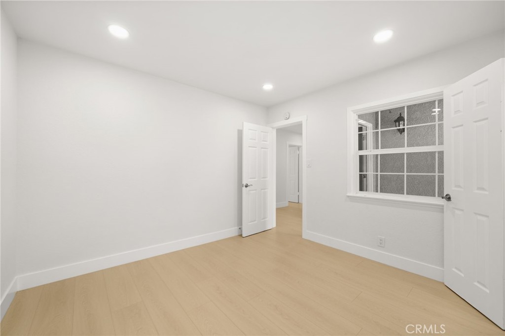 2529 W Glenhaven Avenue